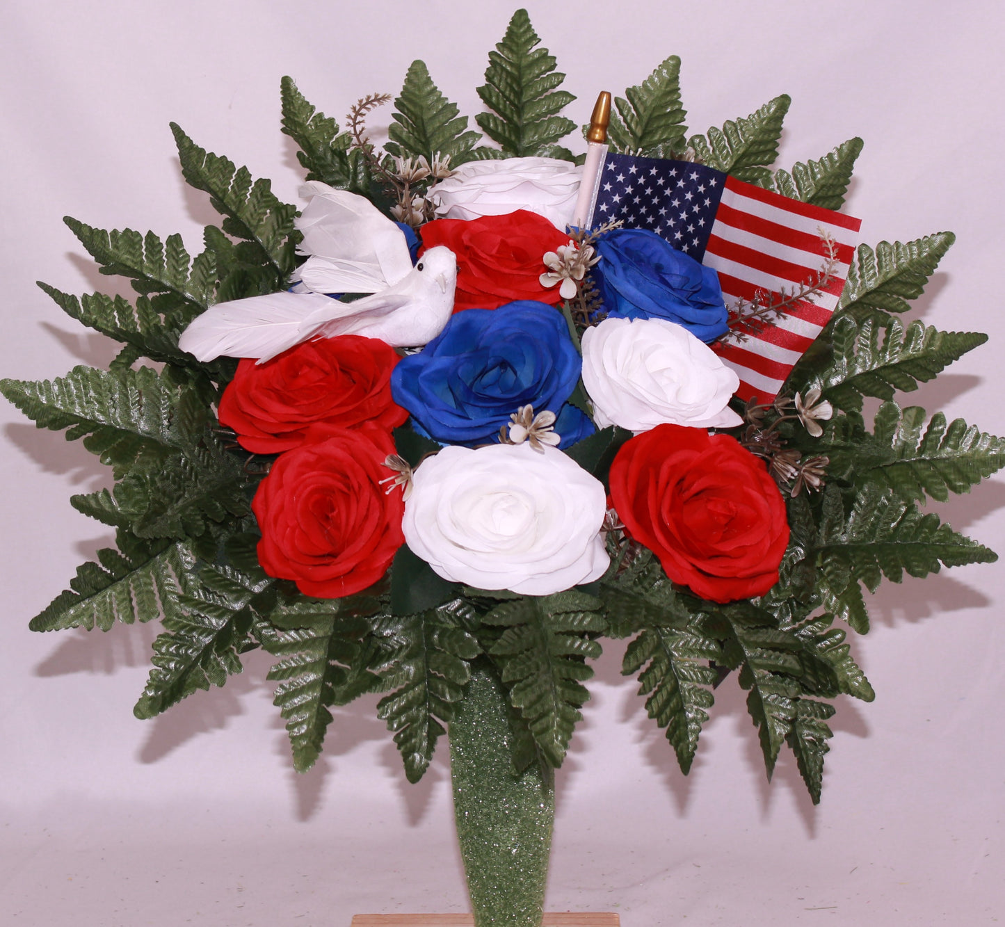 Handcrafted Red, White and Blue Roses e Flag Cemetery Flower Arrangement for Mausoleum -Memorial Flowers -Grave Decoration-Urn Arrangement (Copy)